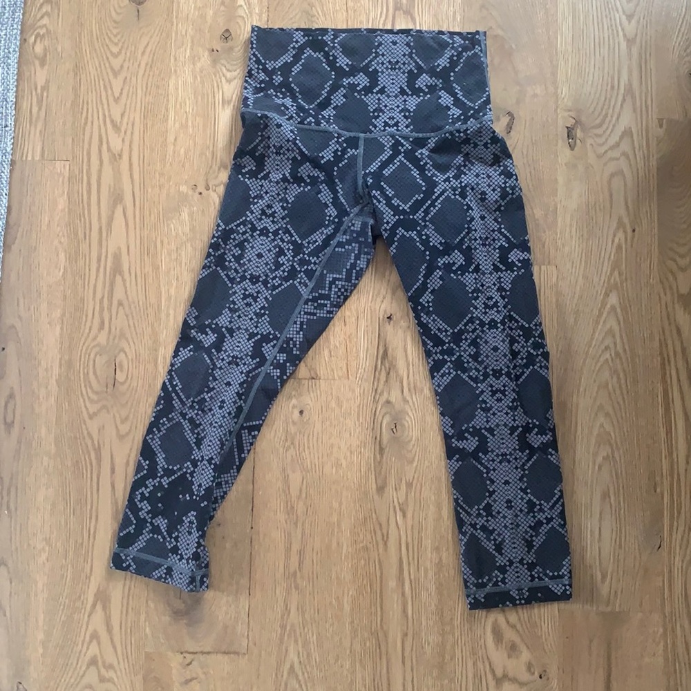 Lululemon winder under leggings